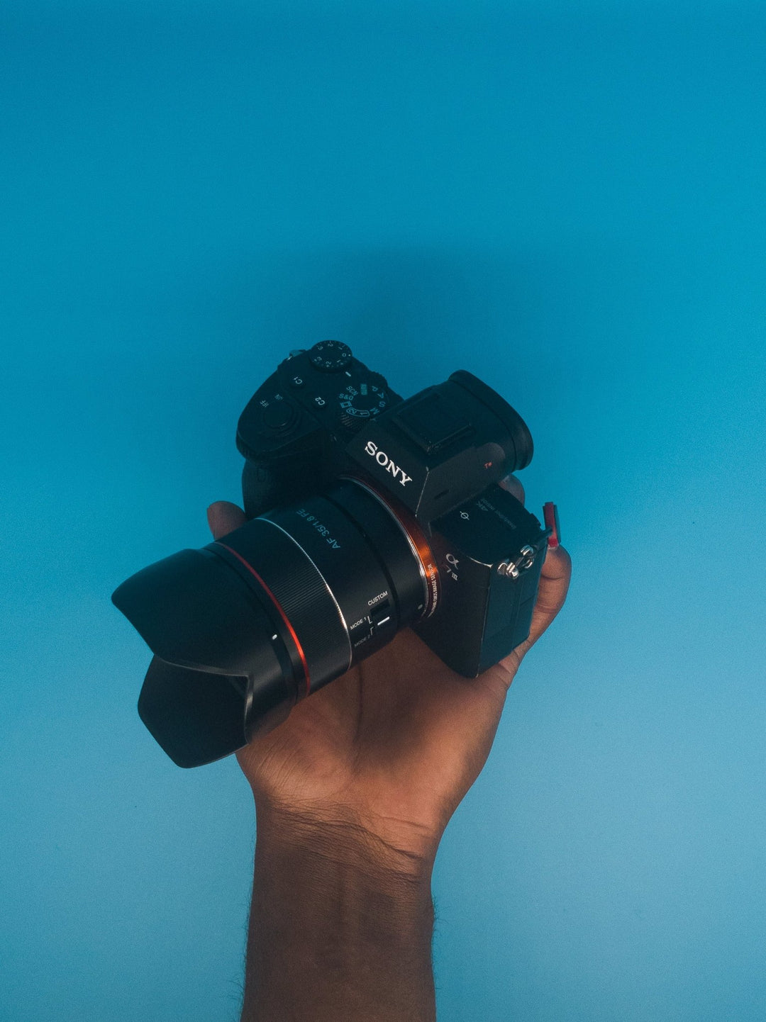 35mm F1.8 AF Compact Full Frame Wide Angle with Lens Station (Sony E) - Rokinon