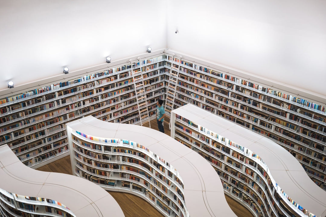 35mm F2.8 AF Wide Angle with Lens Station (Sony E) - Rokinon