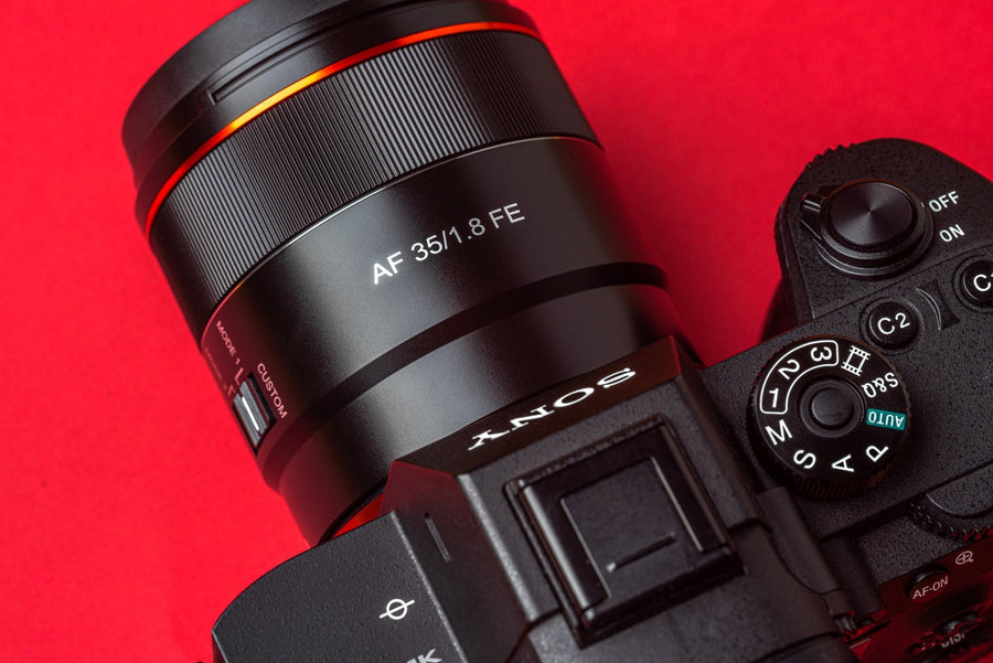 35mm F1.8 AF Compact Full Frame Wide Angle with Lens Station (Sony E) - Rokinon